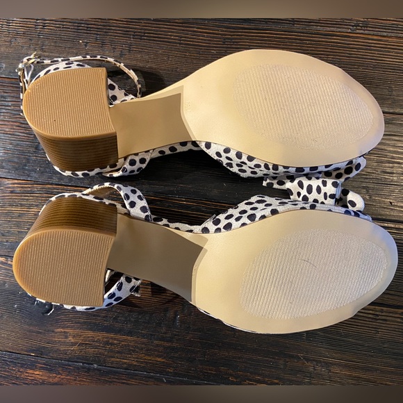 LOFT Cream and Black Strappy Sandals Size 6.5 - Picture 8 of 10